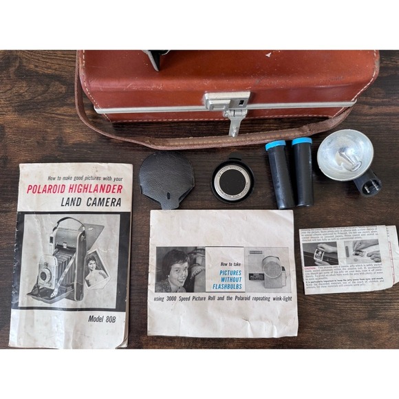 Vintage Polaroid Highlander Land Camera Model 80B With Case Manual & Accessories - Picture 3 of 16